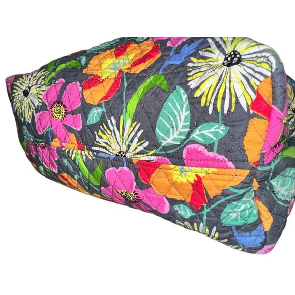 Vera Bradley / Grand Tote / Jazzy Blooms / EUC - Picture 4 of 5